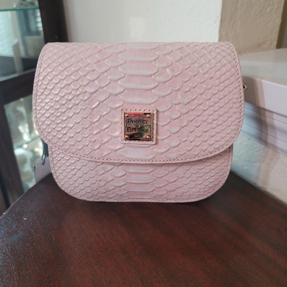 Dooney & Bourke Handbags - ⭐Last one⭐ Dooney & Bourke saddle flap crossbody
